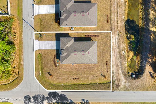 2367 Hagoplan Avenue SW, Palm Bay, FL 32908