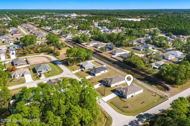 2367 Hagoplan Avenue SW, Palm Bay, FL 32908