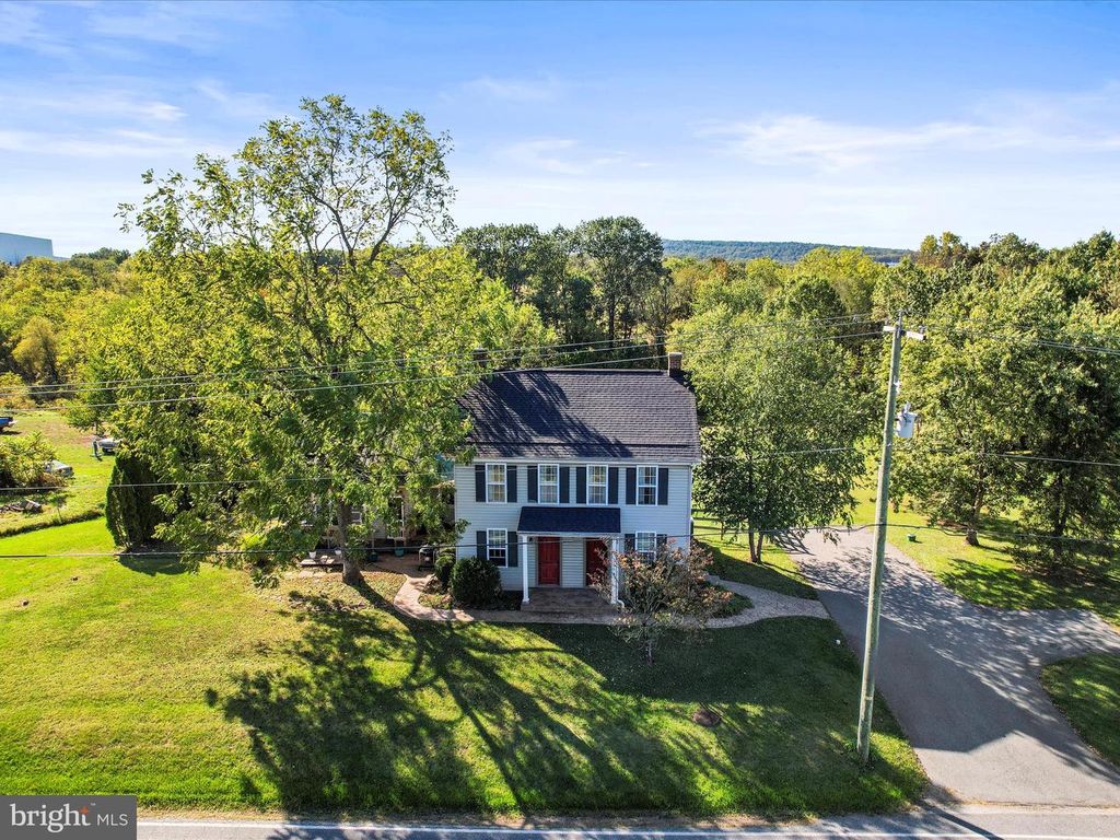 595 LOCUST POINT RD, York, PA 17406