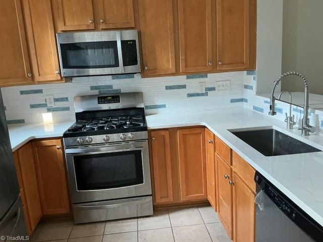 203 Southside Square, Greensboro, NC 27406