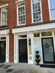 203 Southside Square, Greensboro, NC 27406