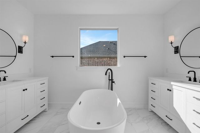 607 Schooner Court, Heath, TX 75032