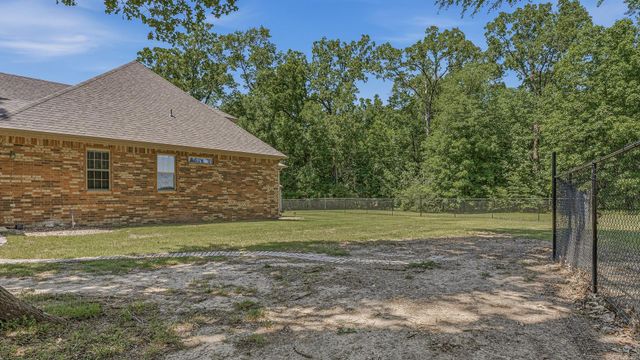 2303 Purcell Road, Paragould, AR 72450