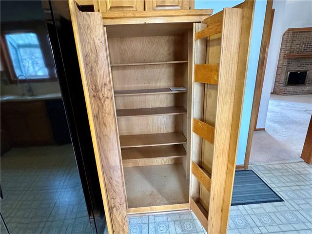 15318 W 80th Place, Lenexa, KS 66219