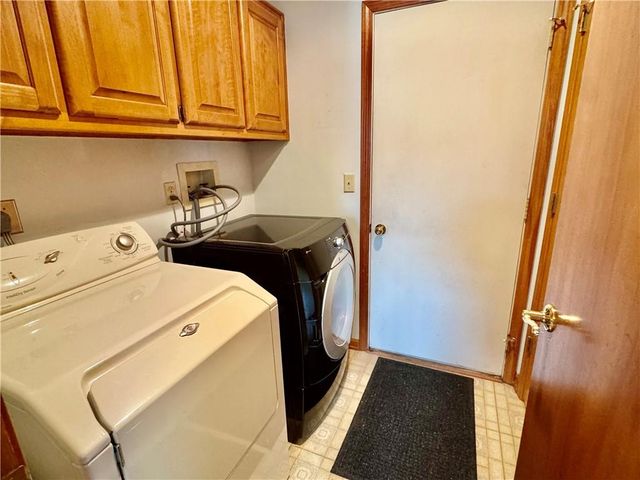 15318 W 80th Place, Lenexa, KS 66219