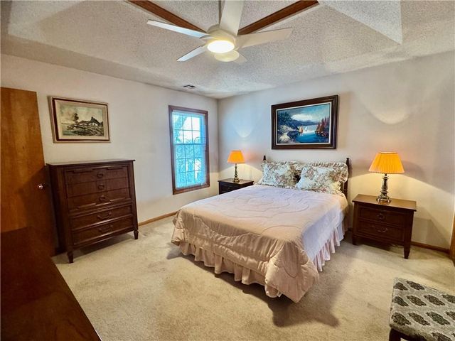 15318 W 80th Place, Lenexa, KS 66219