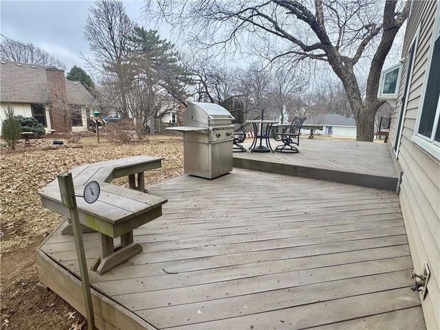 15318 W 80th Place, Lenexa, KS 66219