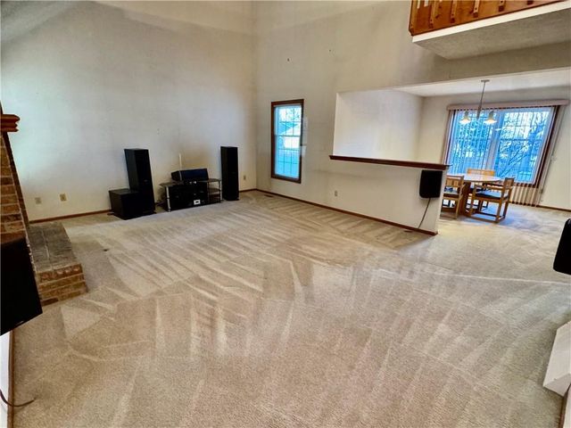 15318 W 80th Place, Lenexa, KS 66219