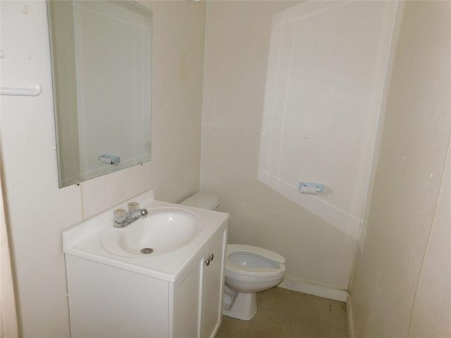 202 N Mechanic Street, El Campo, TX 77437