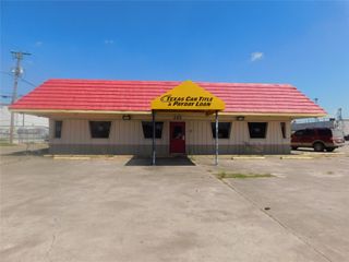 202 N Mechanic Street, El Campo, TX 77437