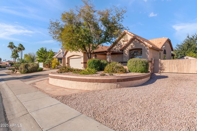 7108 W WINDROSE Drive, Peoria, AZ 85381