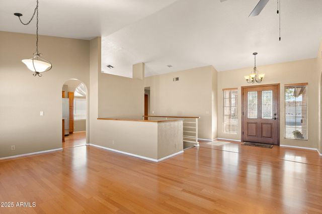 7108 W WINDROSE Drive, Peoria, AZ 85381