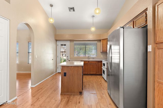 7108 W WINDROSE Drive, Peoria, AZ 85381