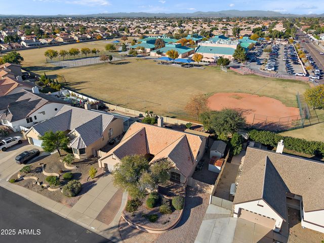 7108 W WINDROSE Drive, Peoria, AZ 85381