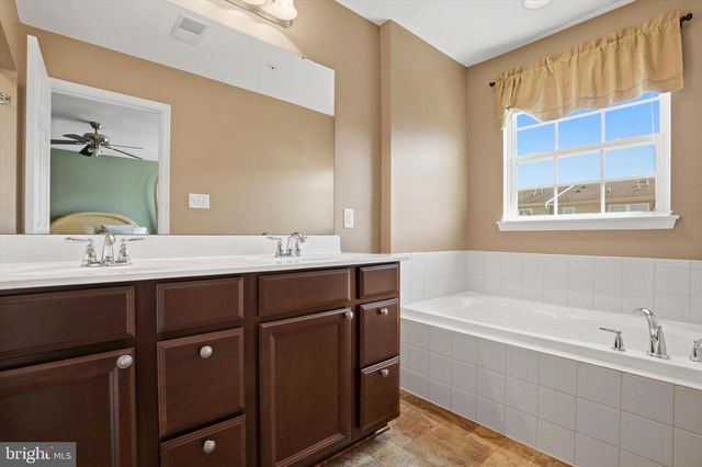 111 SANDPIPER CT, Gilbertsville, PA 19525