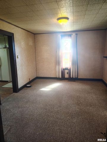 36 E OLIVE Street, Canton, IL 61520