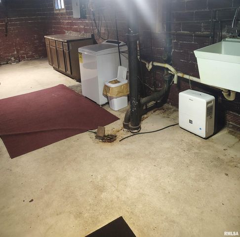 36 E OLIVE Street, Canton, IL 61520