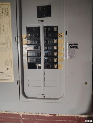 36 E OLIVE Street, Canton, IL 61520