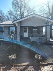 36 E OLIVE Street, Canton, IL 61520
