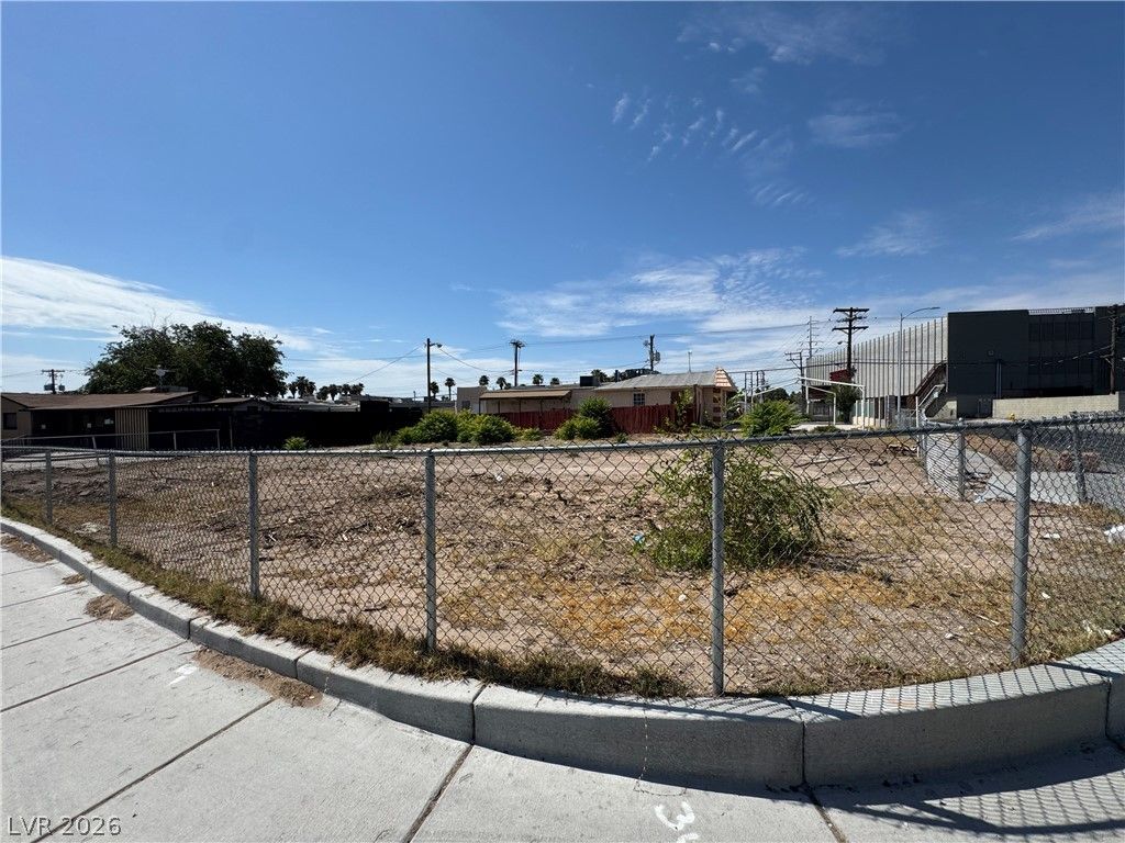 1712 Lewis Ave, Las Vegas, NV 89101 — photo 2