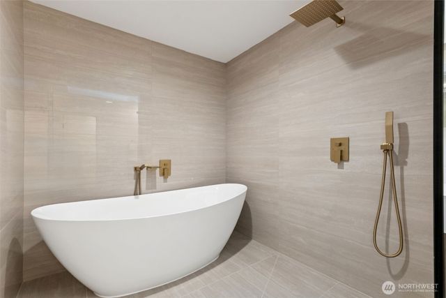 14925 258th Avenue SE, Issaquah, WA 98027