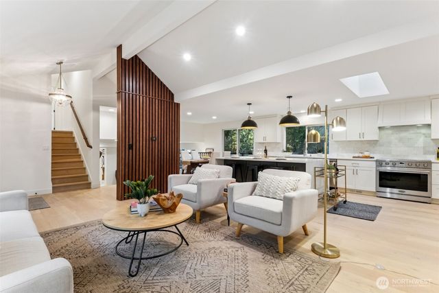 14925 258th Avenue SE, Issaquah, WA 98027