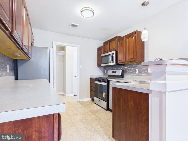 6283 S HIGHLANDS CIR, Harrisburg, PA 17111
