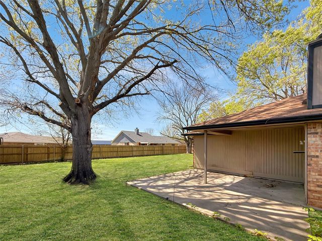 10205 Lone Pine Lane, Fort Worth, TX 76108