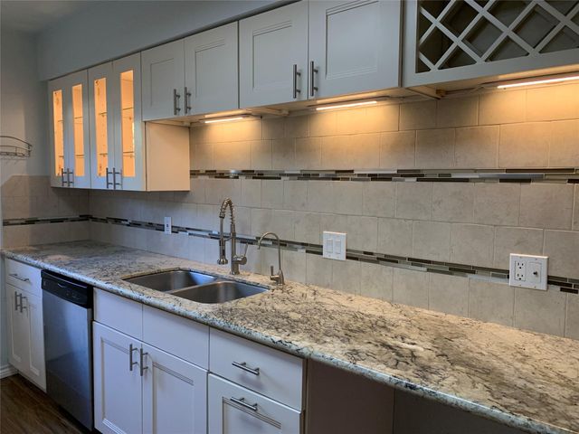 13140 Trail Hollow Drive 3140, Houston, TX 77079