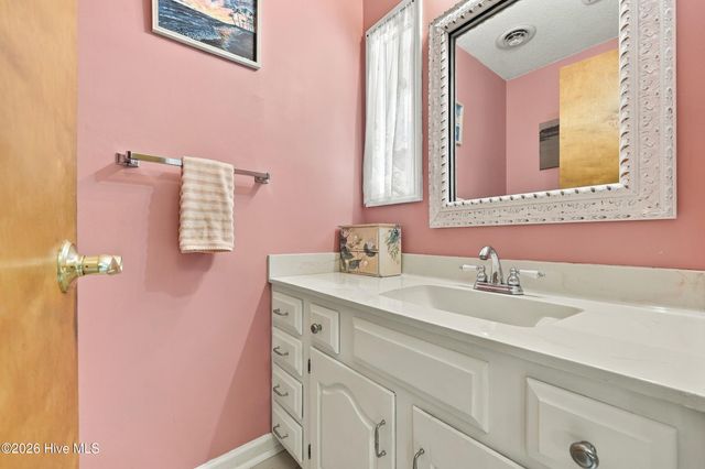 8 Niblick Court, Calabash, NC 28467