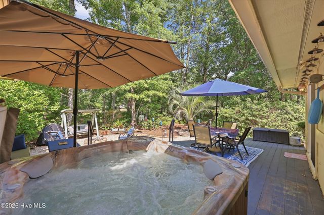 8 Niblick Court, Calabash, NC 28467