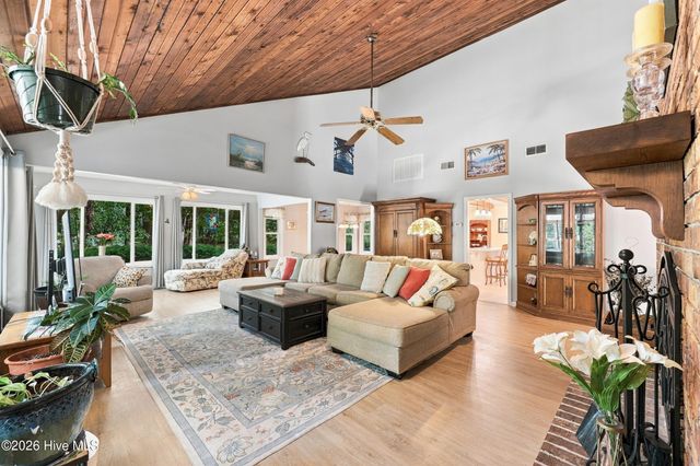 8 Niblick Court, Calabash, NC 28467