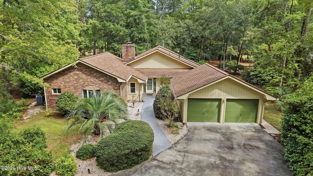 8 Niblick Court, Calabash, NC 28467