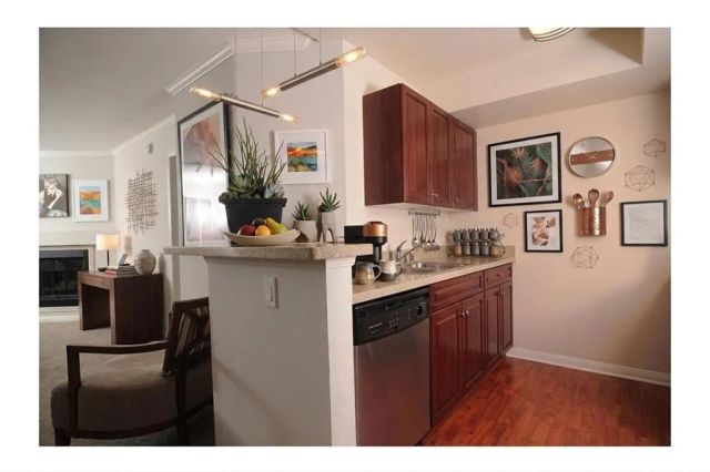 5545 Canoga Avenue 213, Woodland Hills, CA 91367
