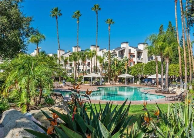 5545 Canoga Avenue 213, Woodland Hills, CA 91367