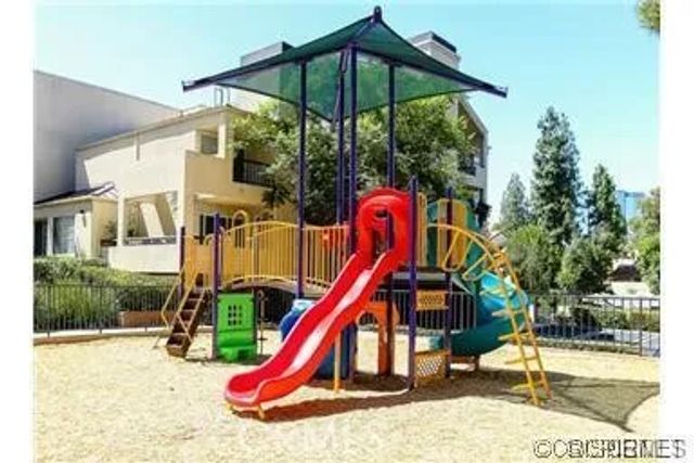 5545 Canoga Avenue 213, Woodland Hills, CA 91367