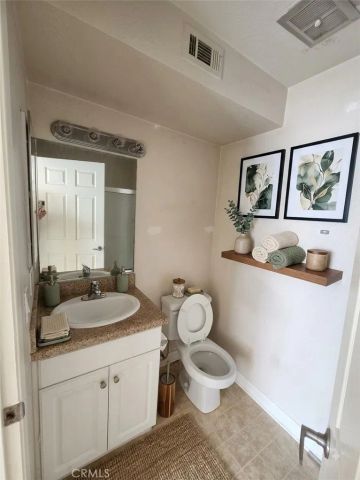 5545 Canoga Avenue 213, Woodland Hills, CA 91367