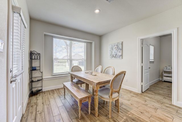 219 Bentwater Lane, Clute, TX 77531