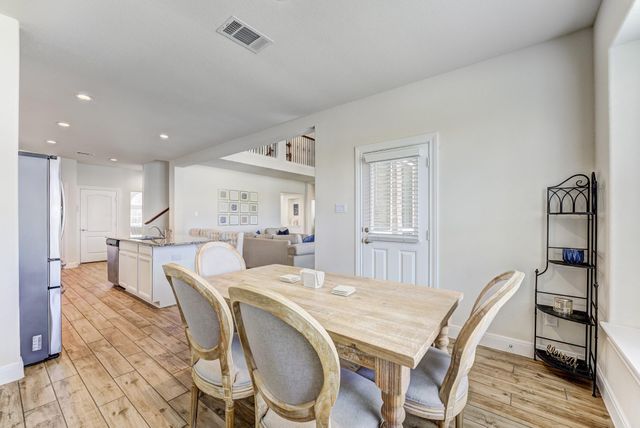 219 Bentwater Lane, Clute, TX 77531