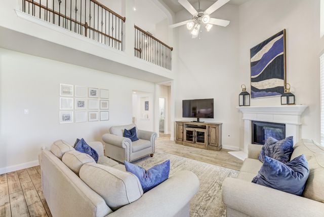 219 Bentwater Lane, Clute, TX 77531