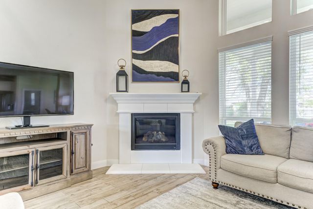 219 Bentwater Lane, Clute, TX 77531