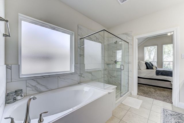 219 Bentwater Lane, Clute, TX 77531