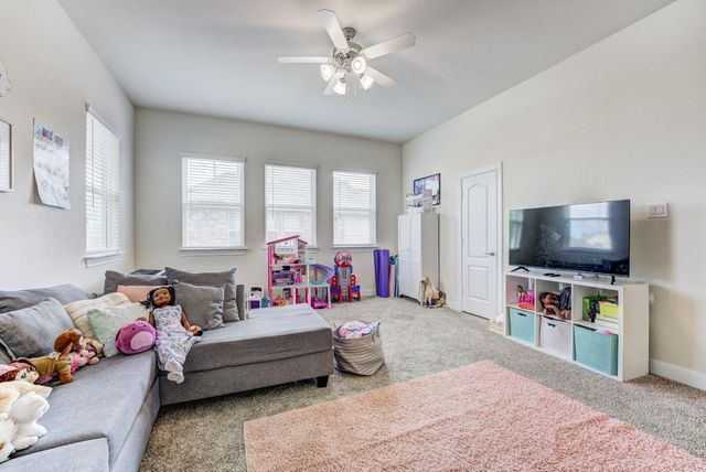 219 Bentwater Lane, Clute, TX 77531