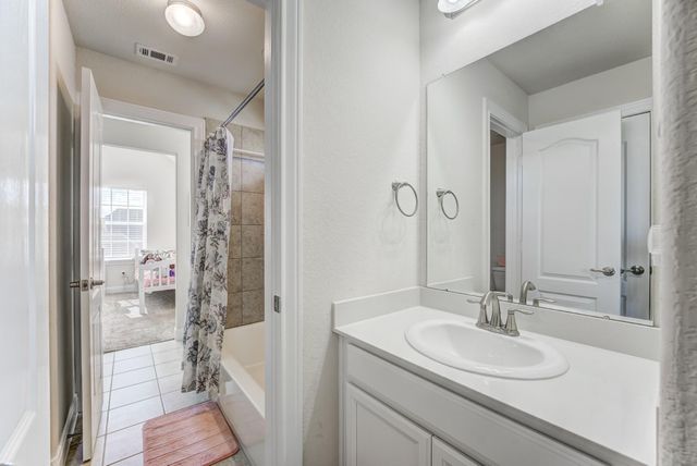 219 Bentwater Lane, Clute, TX 77531