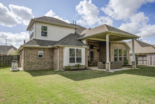 219 Bentwater Lane, Clute, TX 77531