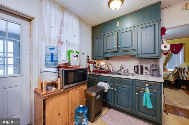 826 DOUGLASS ST, Wyomissing, PA 19610