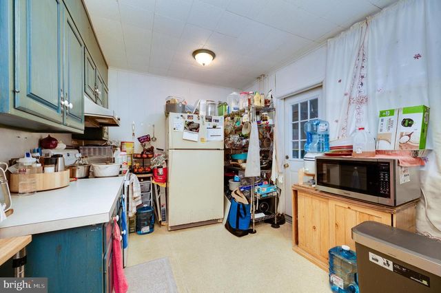 826 DOUGLASS ST, Wyomissing, PA 19610
