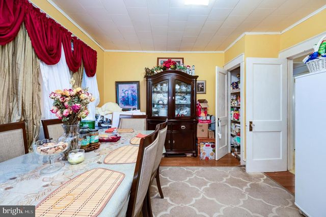 826 DOUGLASS ST, Wyomissing, PA 19610