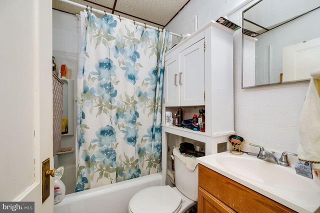 826 DOUGLASS ST, Wyomissing, PA 19610