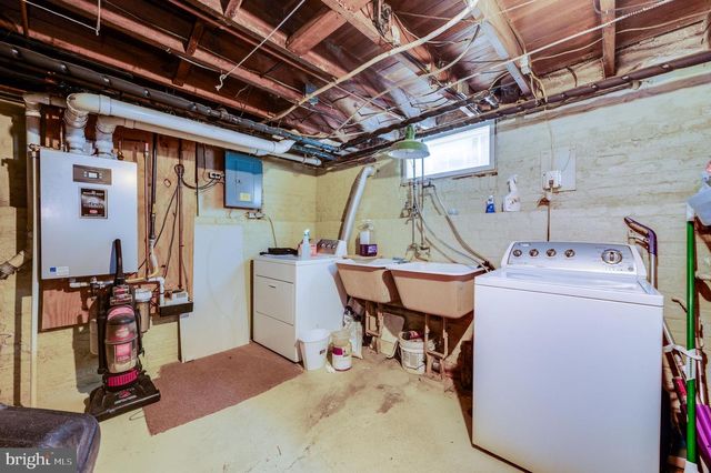 826 DOUGLASS ST, Wyomissing, PA 19610